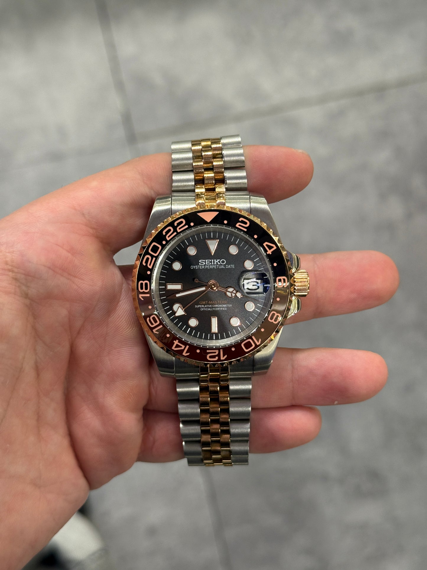 Brown Root Beer Dial