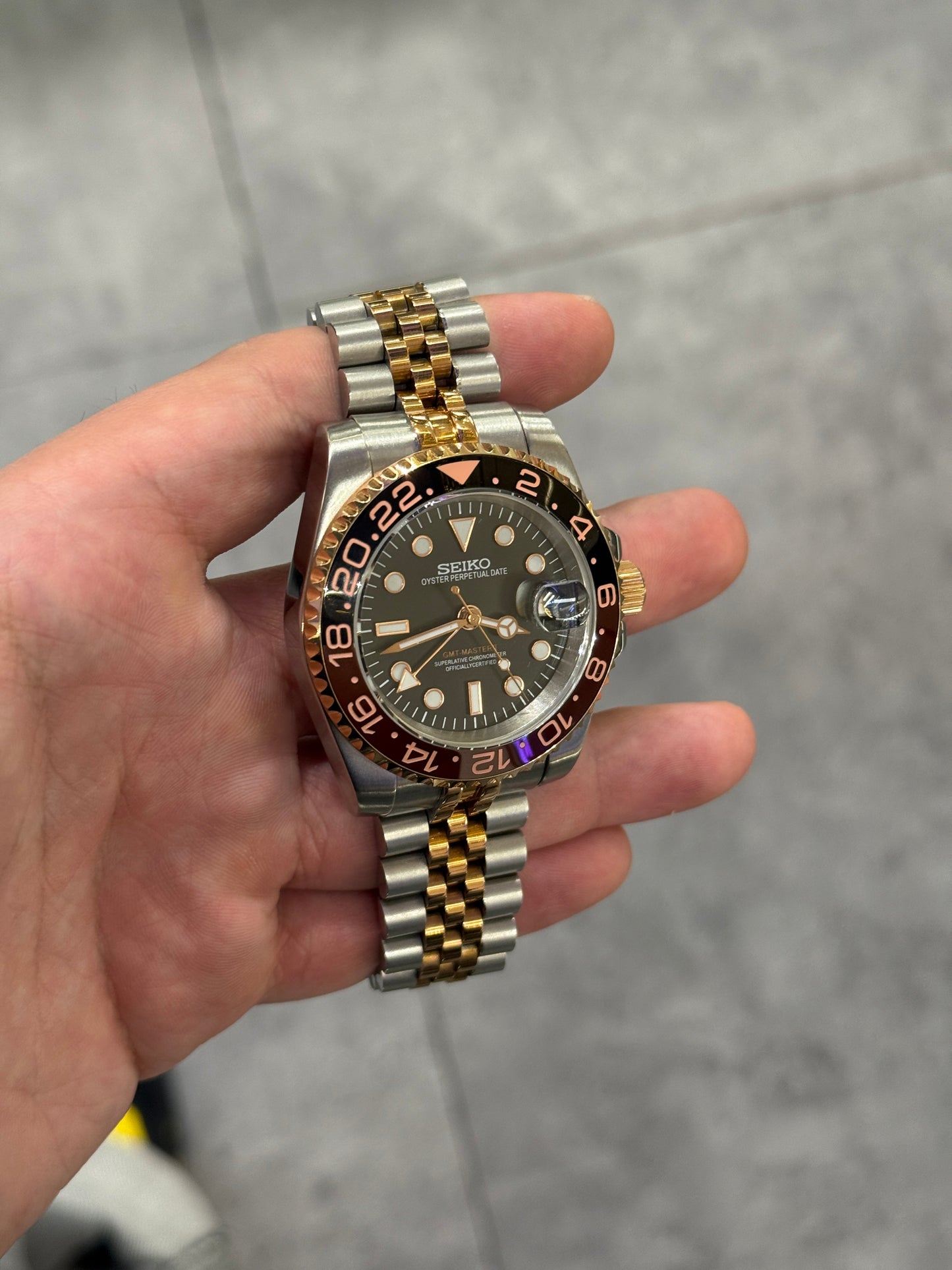 Brown Root Beer Dial